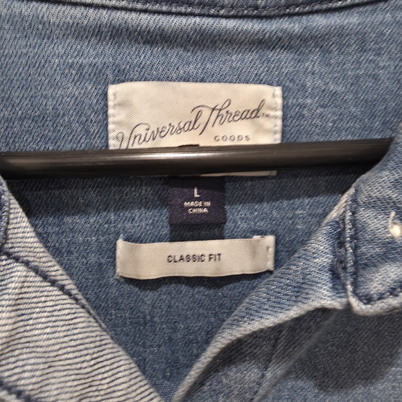 Universal Thread Classic Blue Denim Shirt - Picture 3 of 4